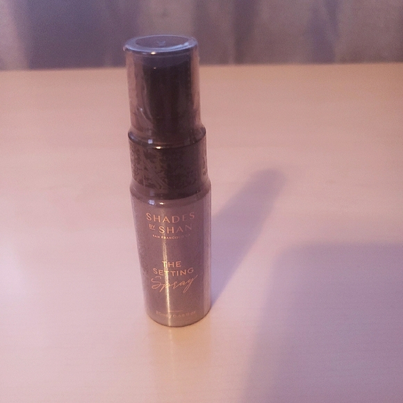 Makeup Bundle - Picture 2 of 6